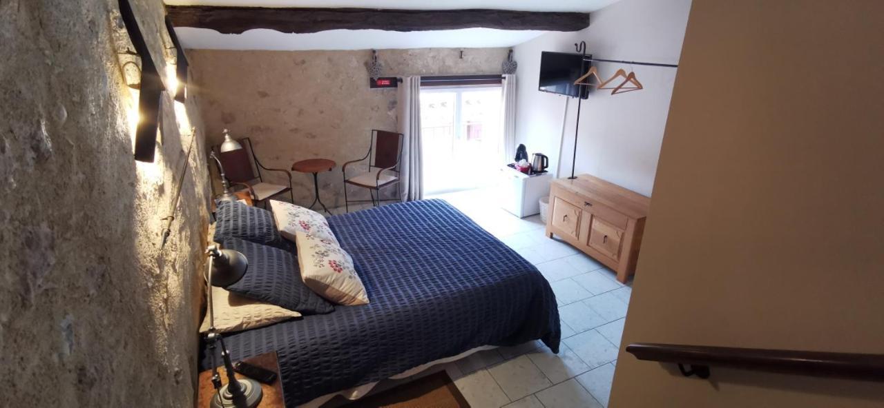 Bed and Breakfast Le Mimosa Saint-Saturnin-de-Lucian Екстер'єр фото